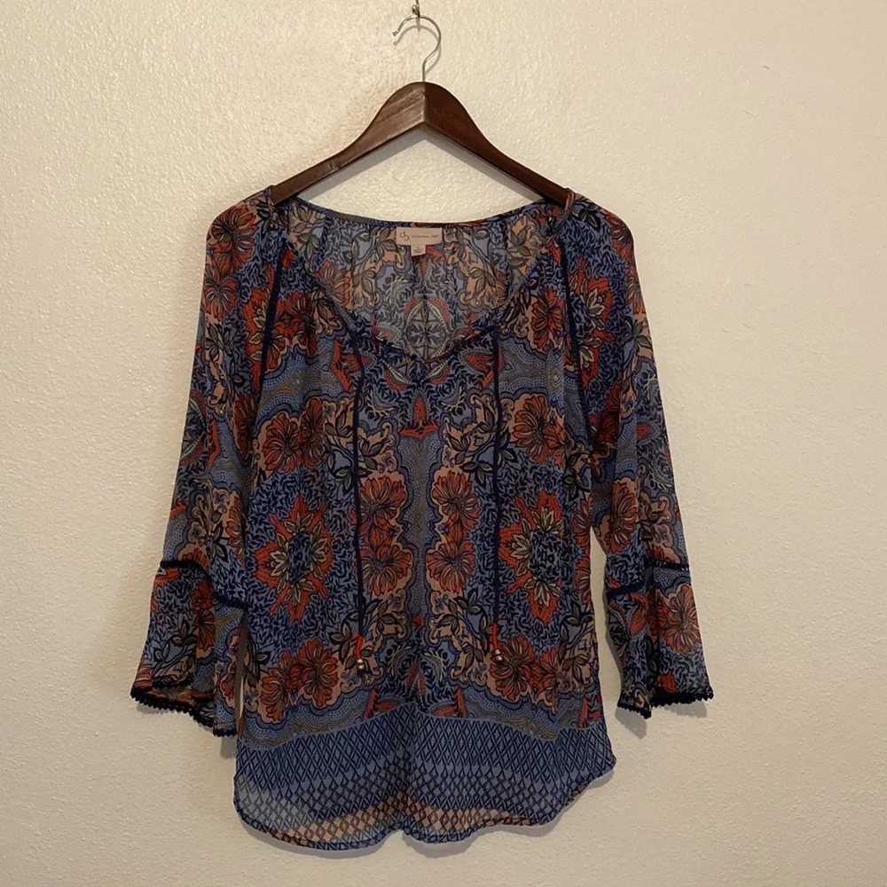 db established 1962 Semi Sheer Blouse with Sleeve Detail and Collar Detail - Picture 2 of 13